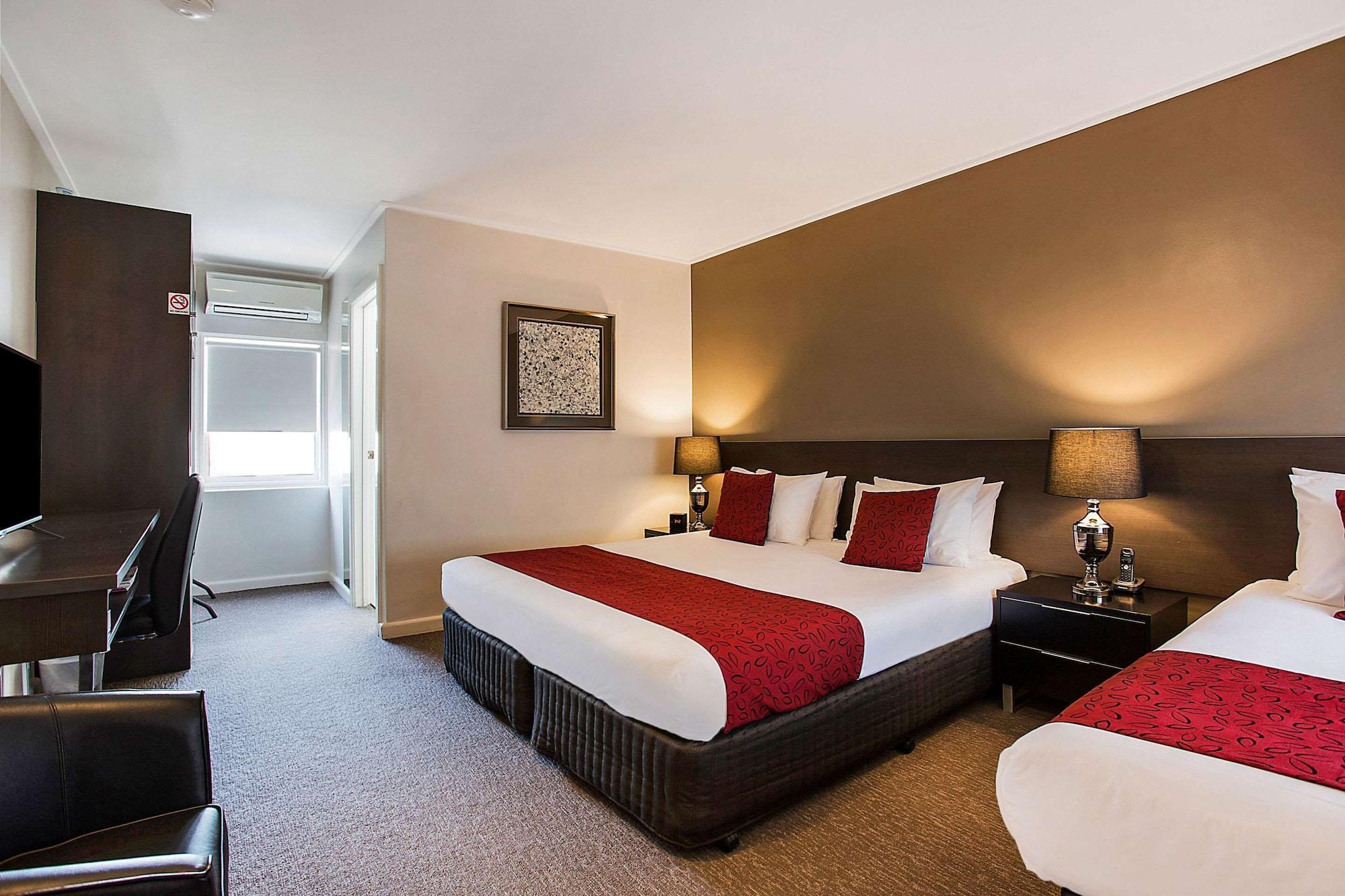Comfort Inn Western Γουόρναμπουλ Εξωτερικό φωτογραφία