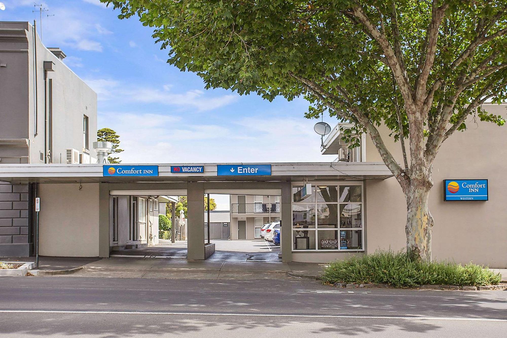 Comfort Inn Western Γουόρναμπουλ Εξωτερικό φωτογραφία