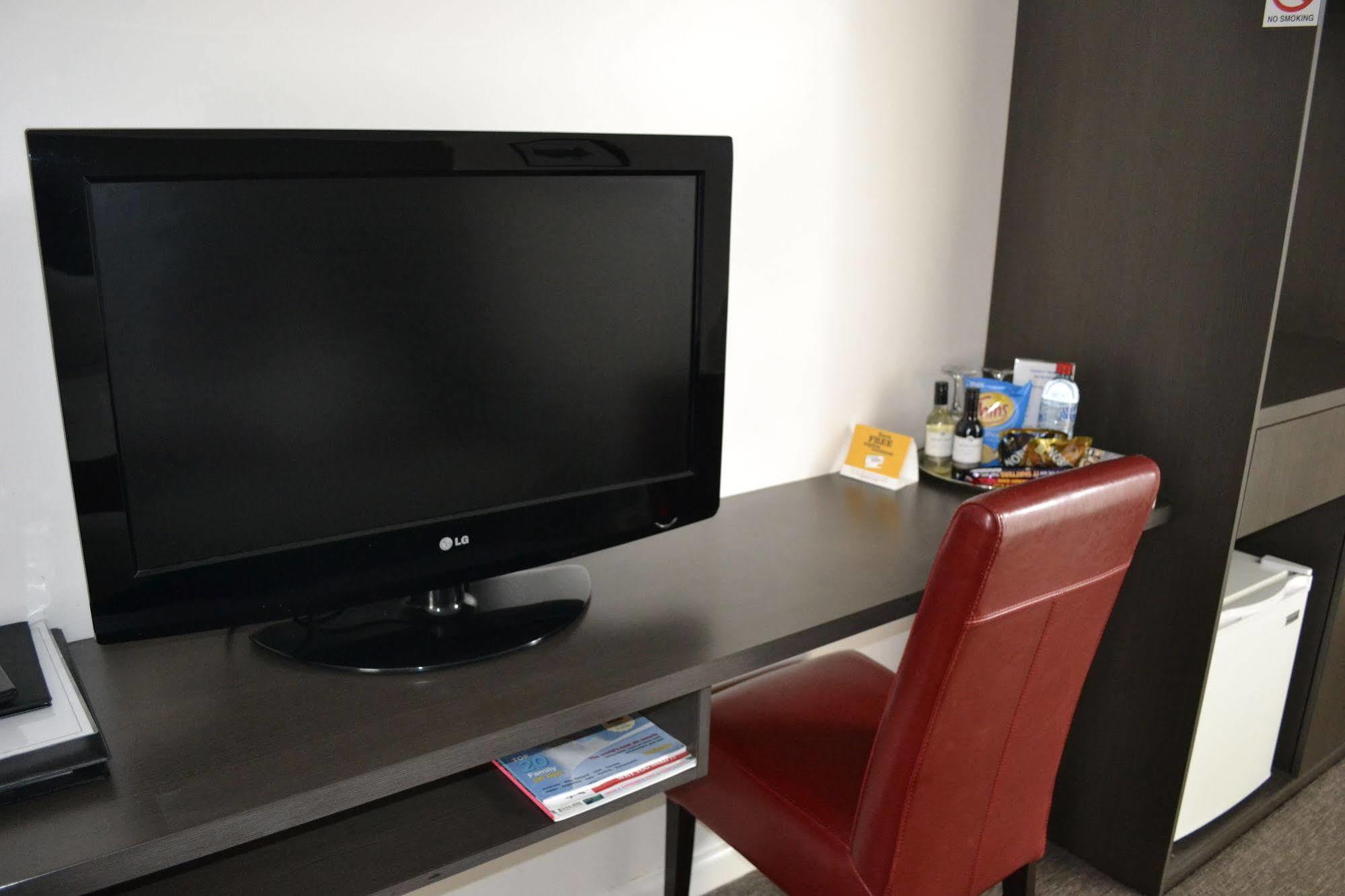 Comfort Inn Western Γουόρναμπουλ Εξωτερικό φωτογραφία