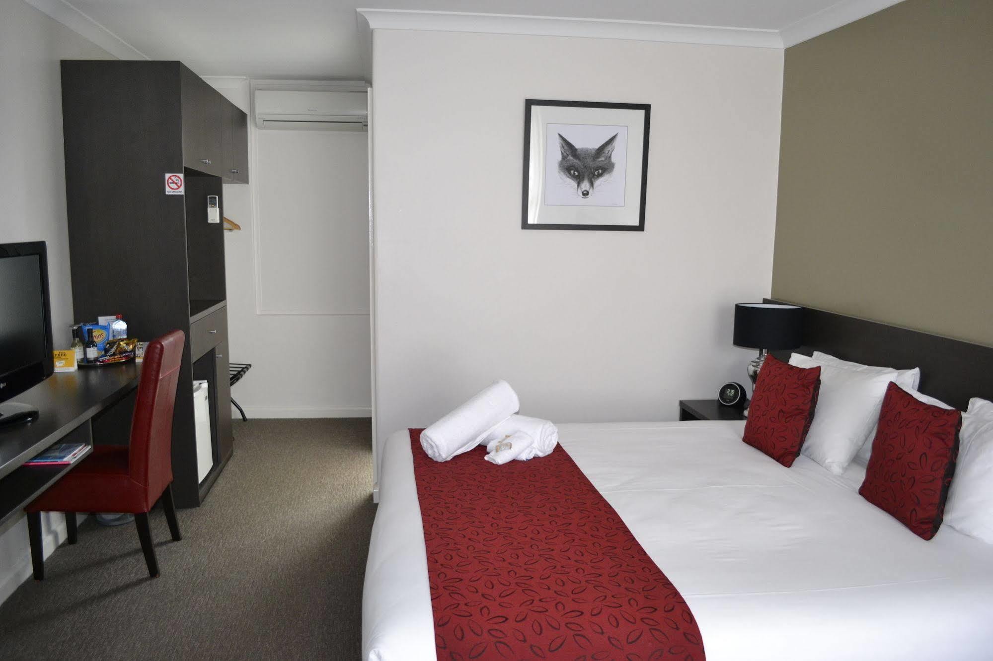 Comfort Inn Western Γουόρναμπουλ Εξωτερικό φωτογραφία
