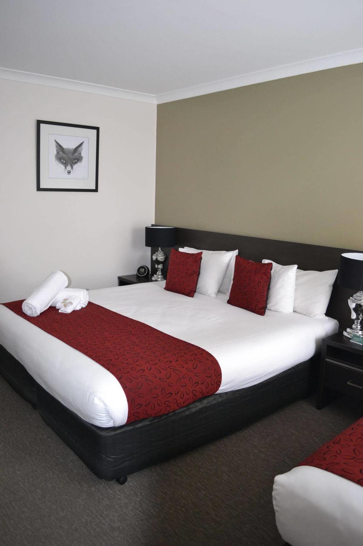 Comfort Inn Western Γουόρναμπουλ Εξωτερικό φωτογραφία