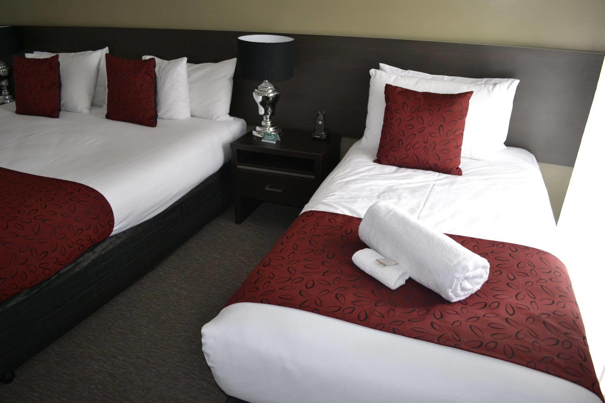 Comfort Inn Western Γουόρναμπουλ Εξωτερικό φωτογραφία